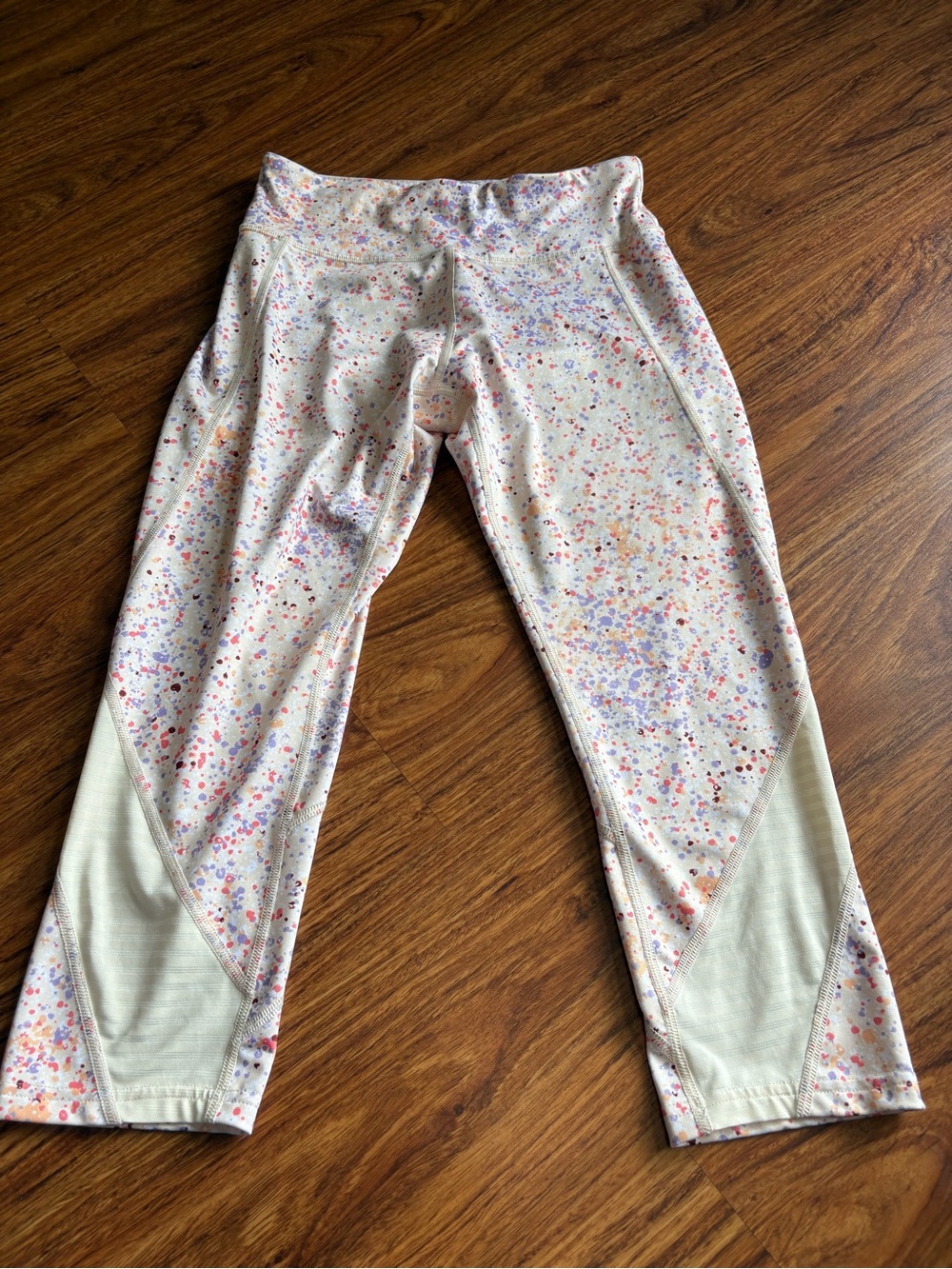 Women’s Tek Gear Cream Speckled Active Capri Leggings